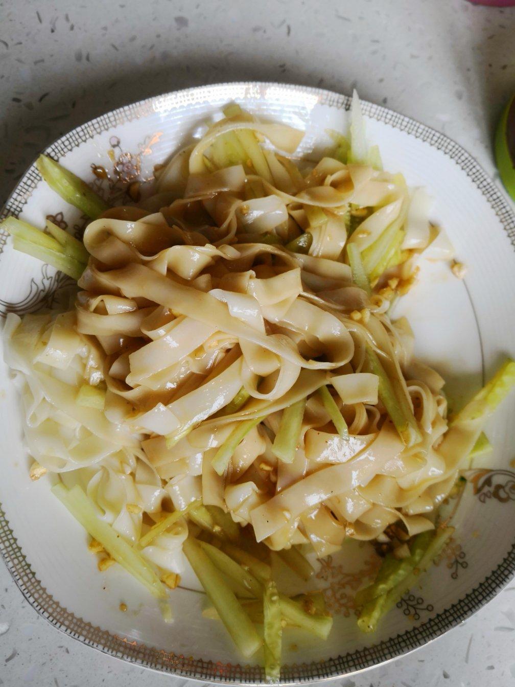 姥姥的爽口凉面！（干拌挂面）