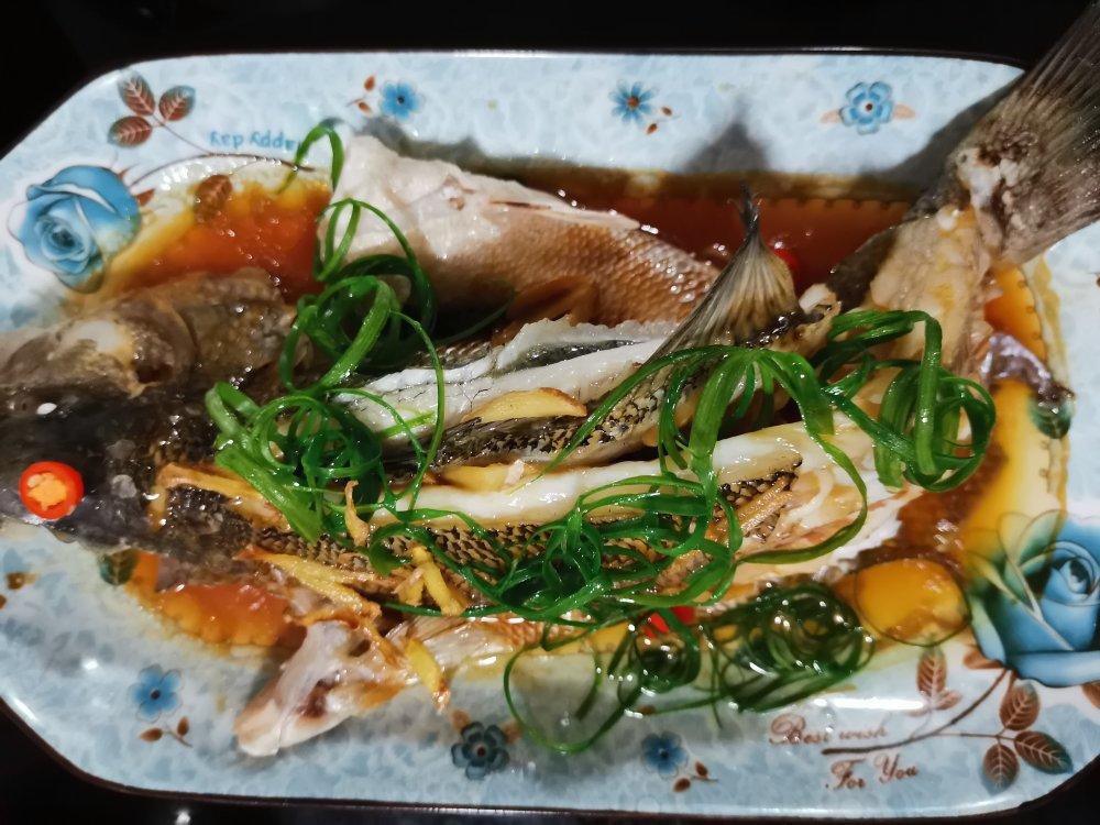 鲜美蒸鲈鱼-小朋友的最爱