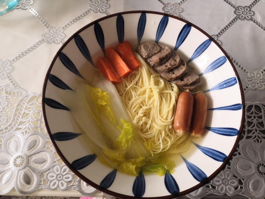 最家常的普通汤面——西红柿鸡蛋龙须面