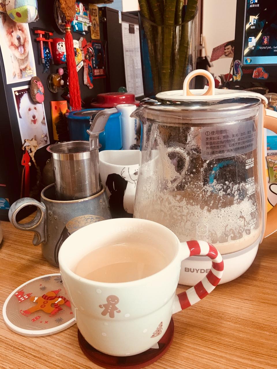 浓浓的锅煮奶茶