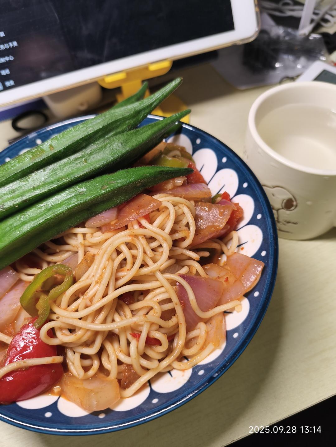 新疆炒拉条子