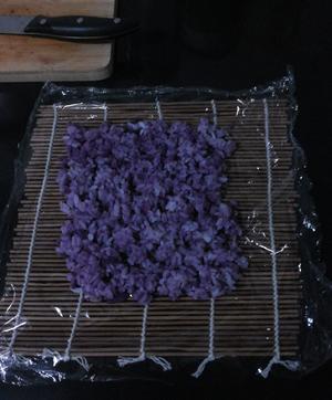 紫薯反转寿司的做法 步骤6