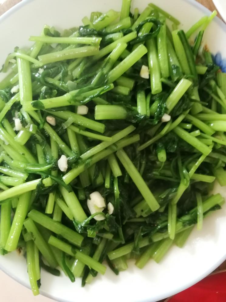 清炒蒿杆的做法