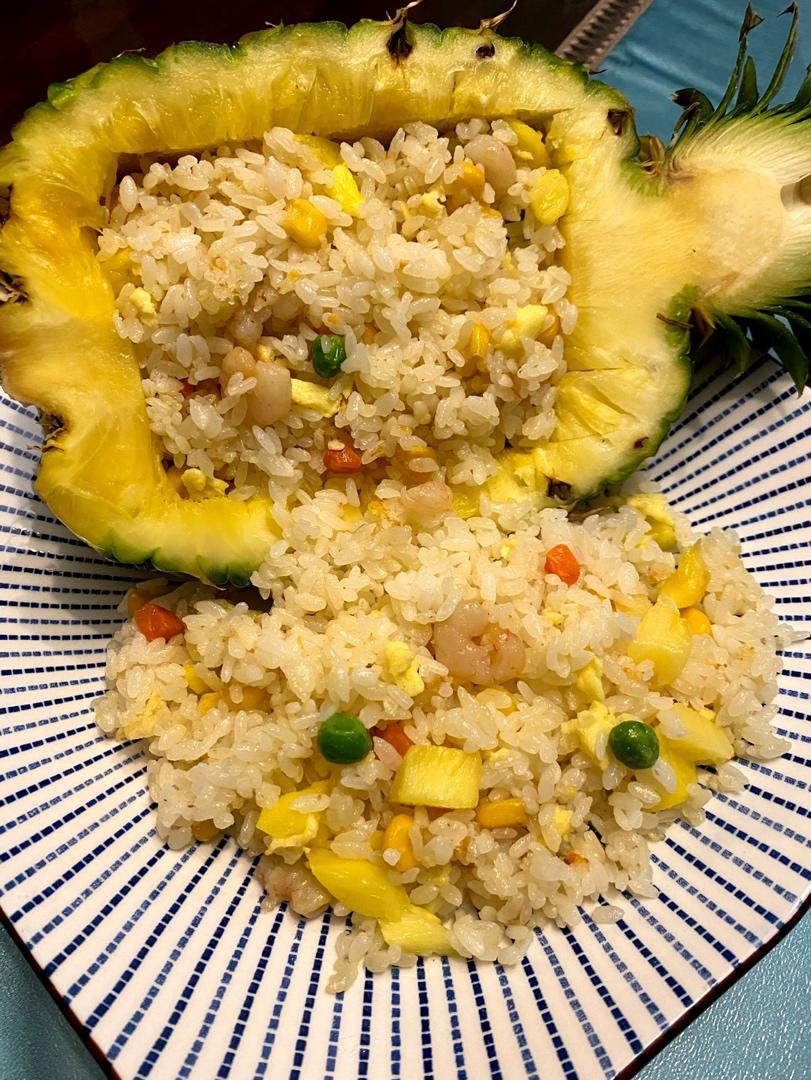 虾仁菠萝炒饭