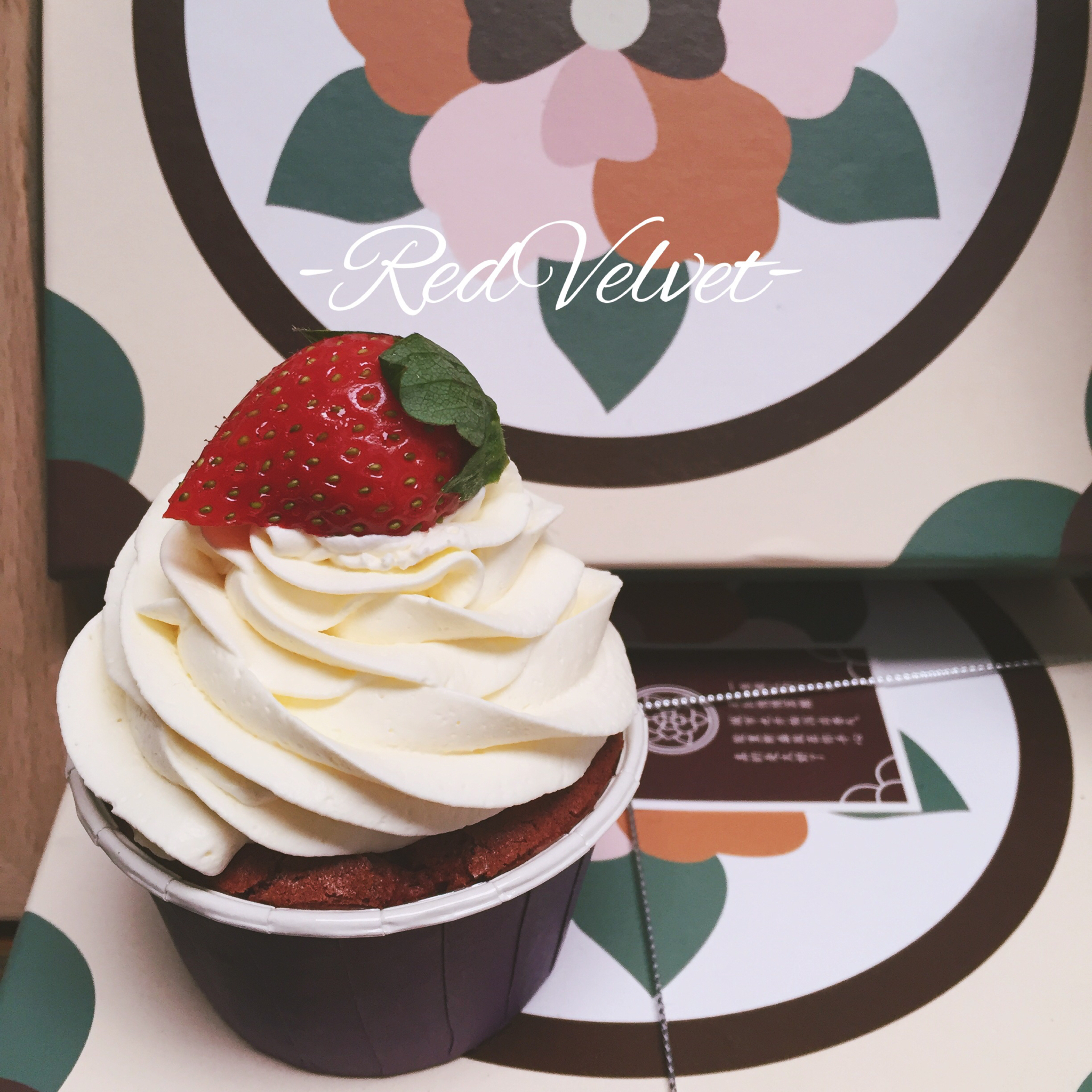 红丝绒戚风杯子蛋糕