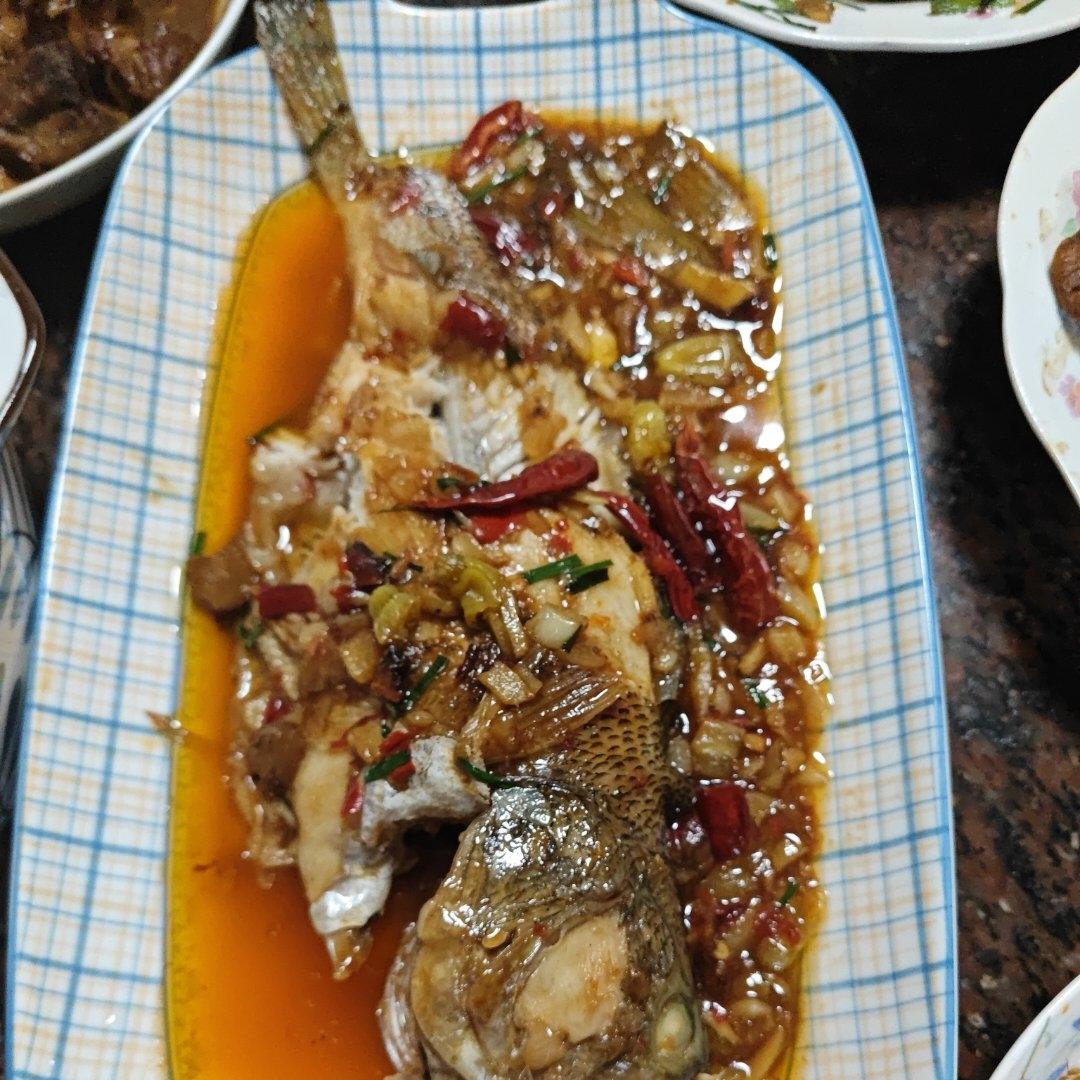 红烧鲈鱼