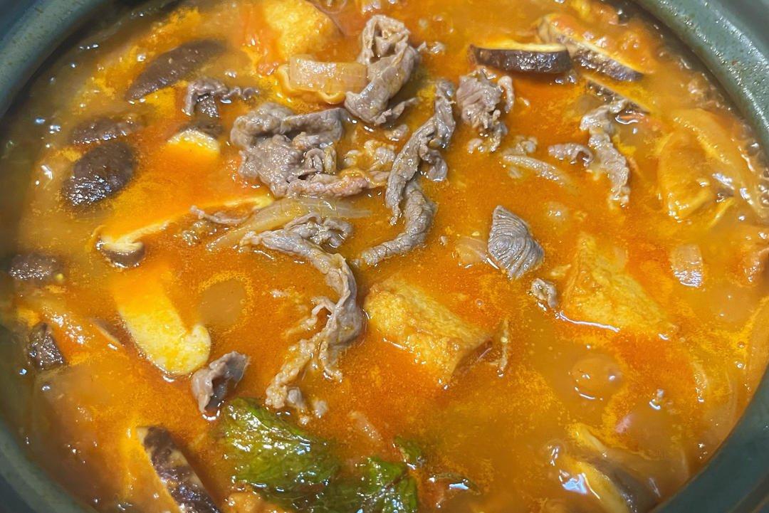 贵州红酸汤牛肉锅