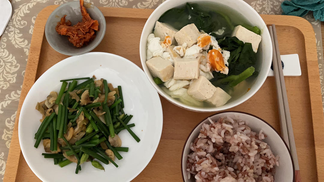 咸蛋瘦肉木耳菜汤 清热消暑的靓汤