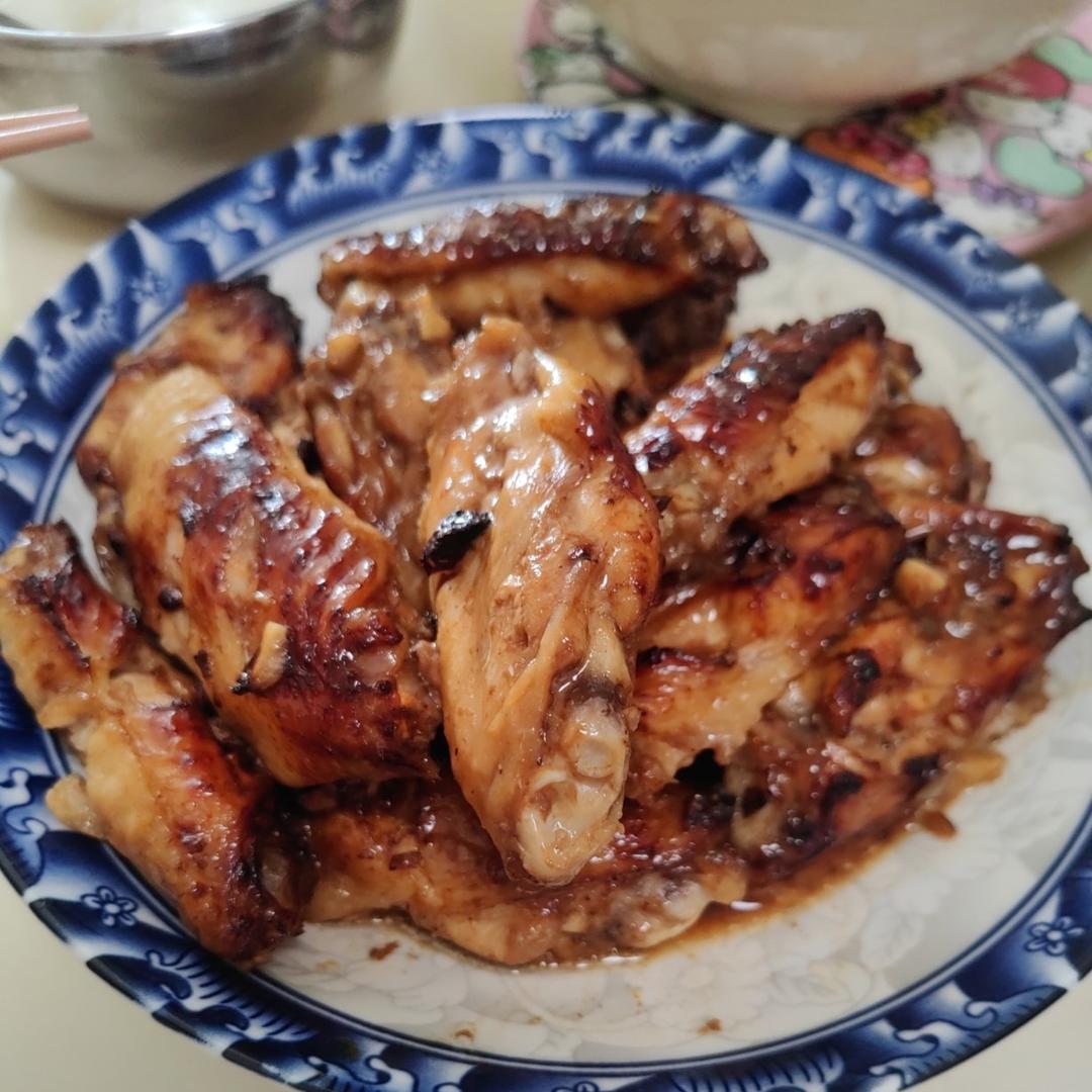 椒香浓郁，好吃到舔手指的黑椒土豆烤鸡翅～