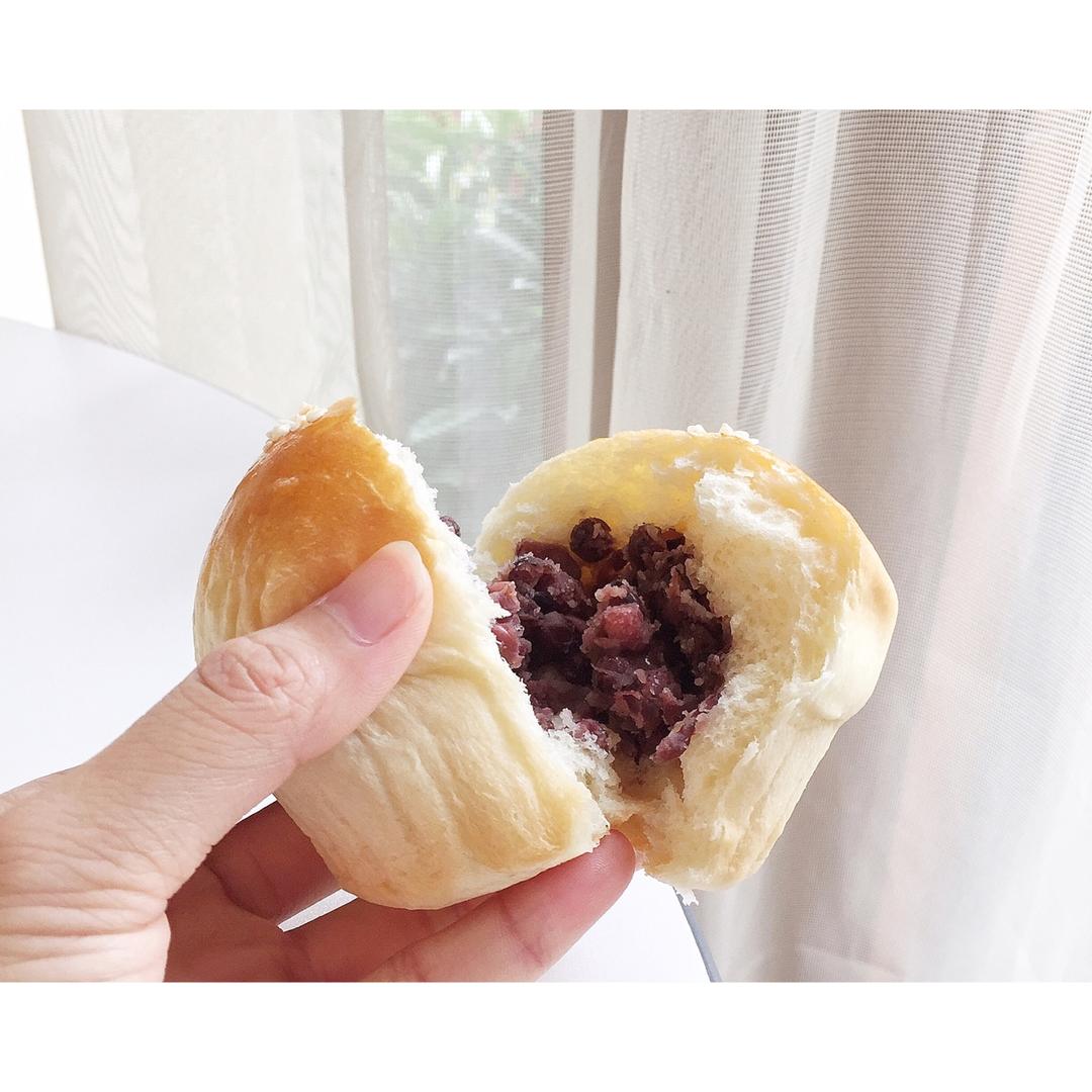 鲜奶红豆包