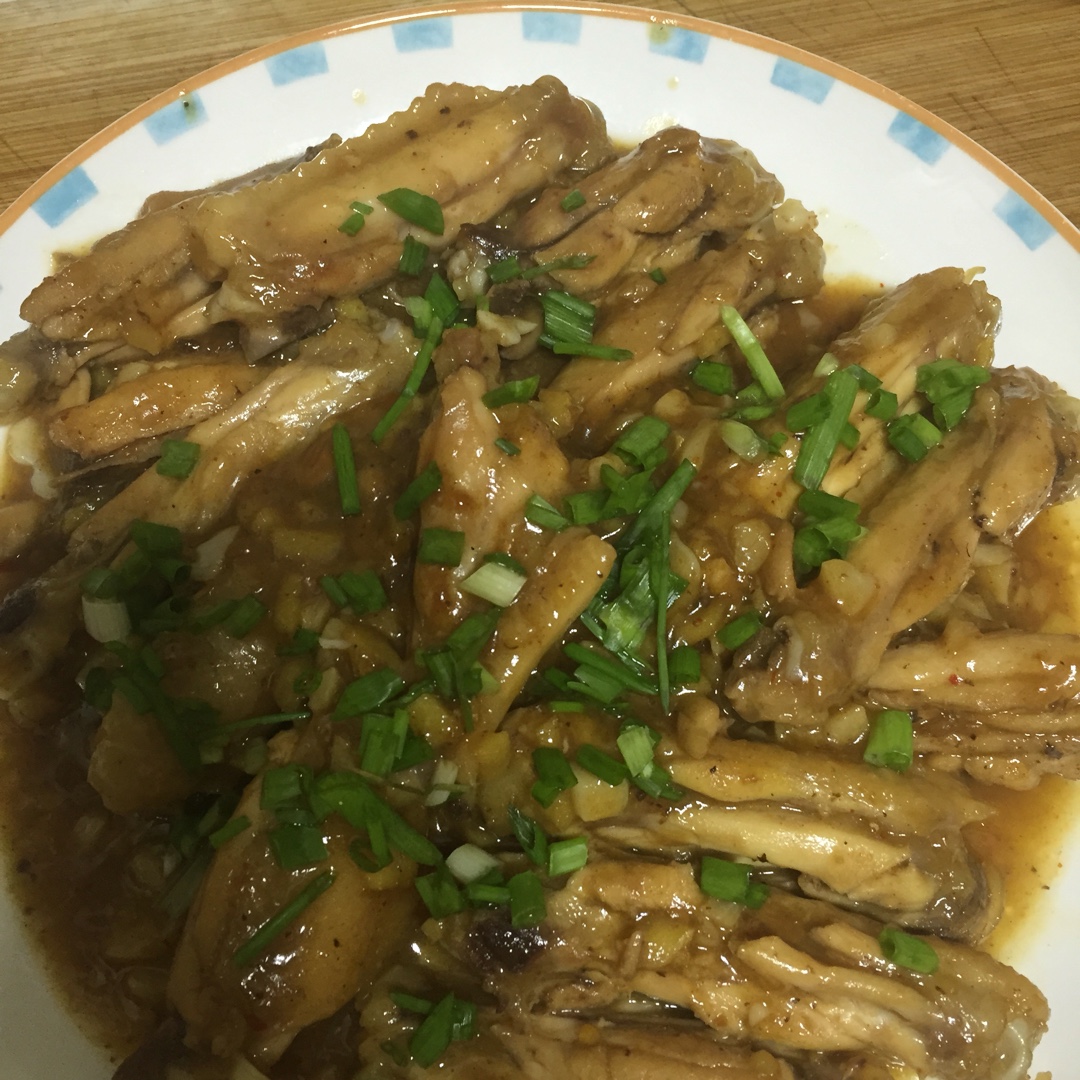 吮指鸡翅
