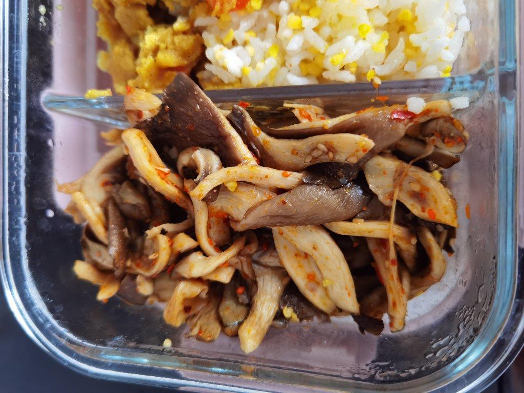 干煸平菇（有肉的味道）