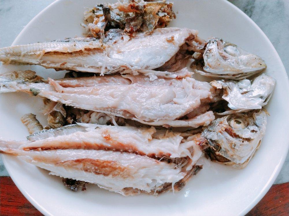 图解“煎鱼~入味又不破皮”的简单方法