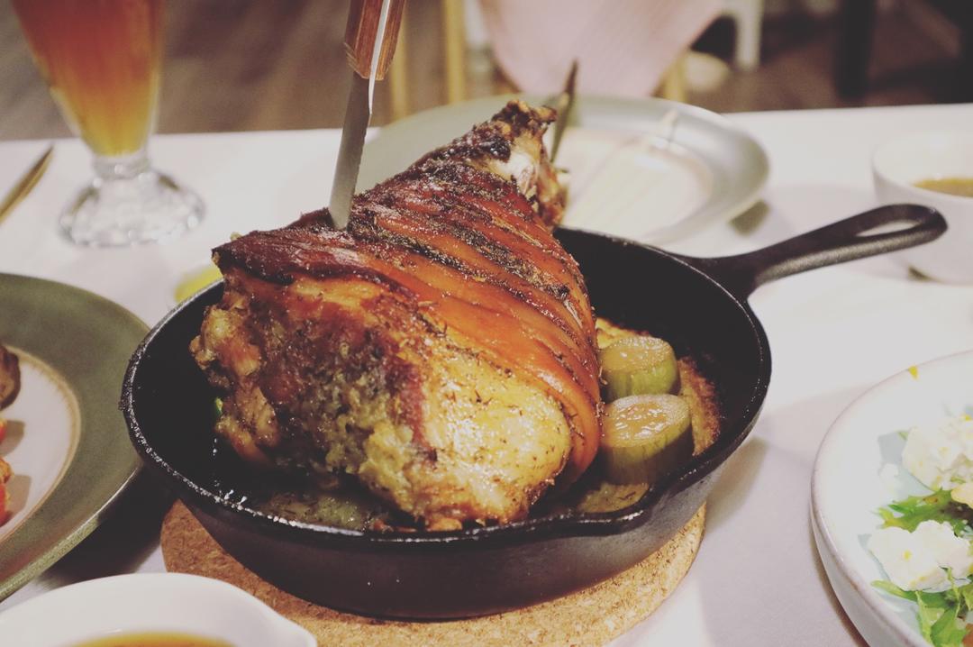 德国烤猪肘Schweinshaxe