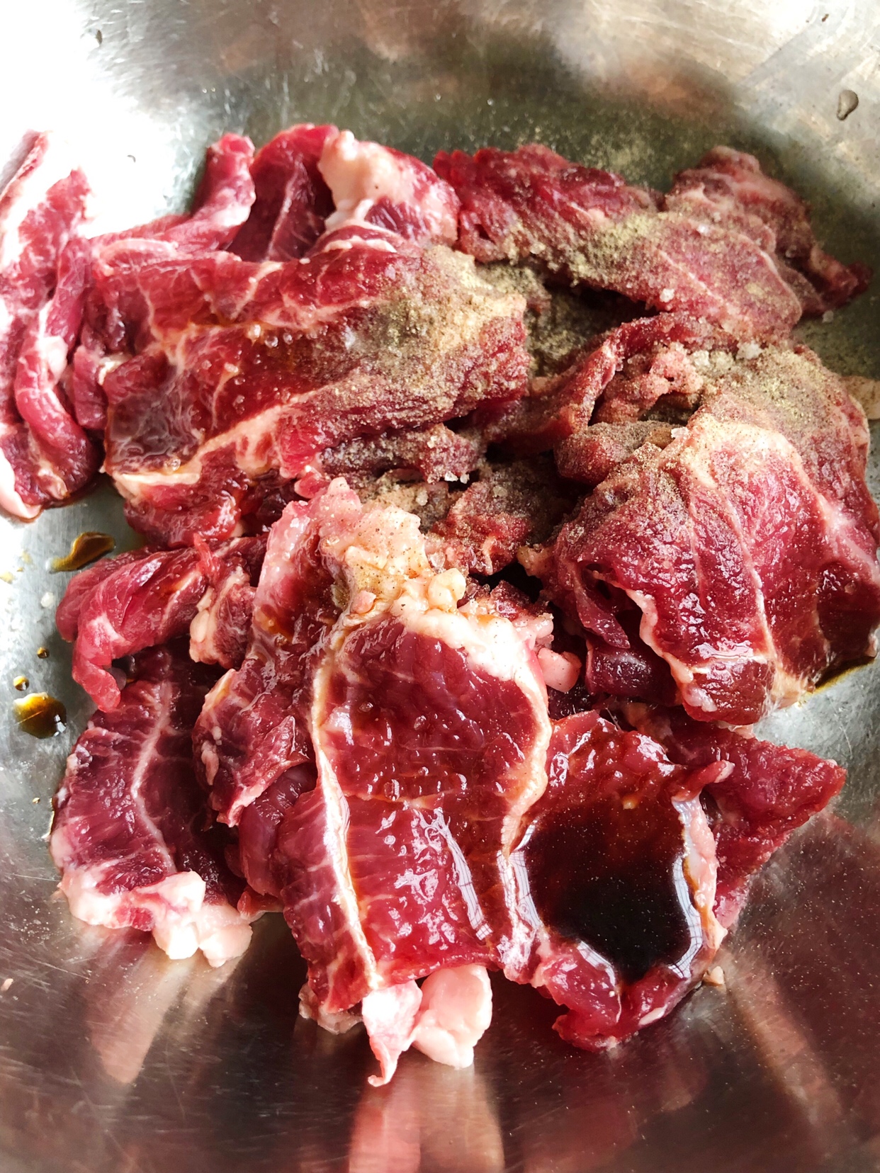 番茄金针菇汆牛肉片的做法 步骤3