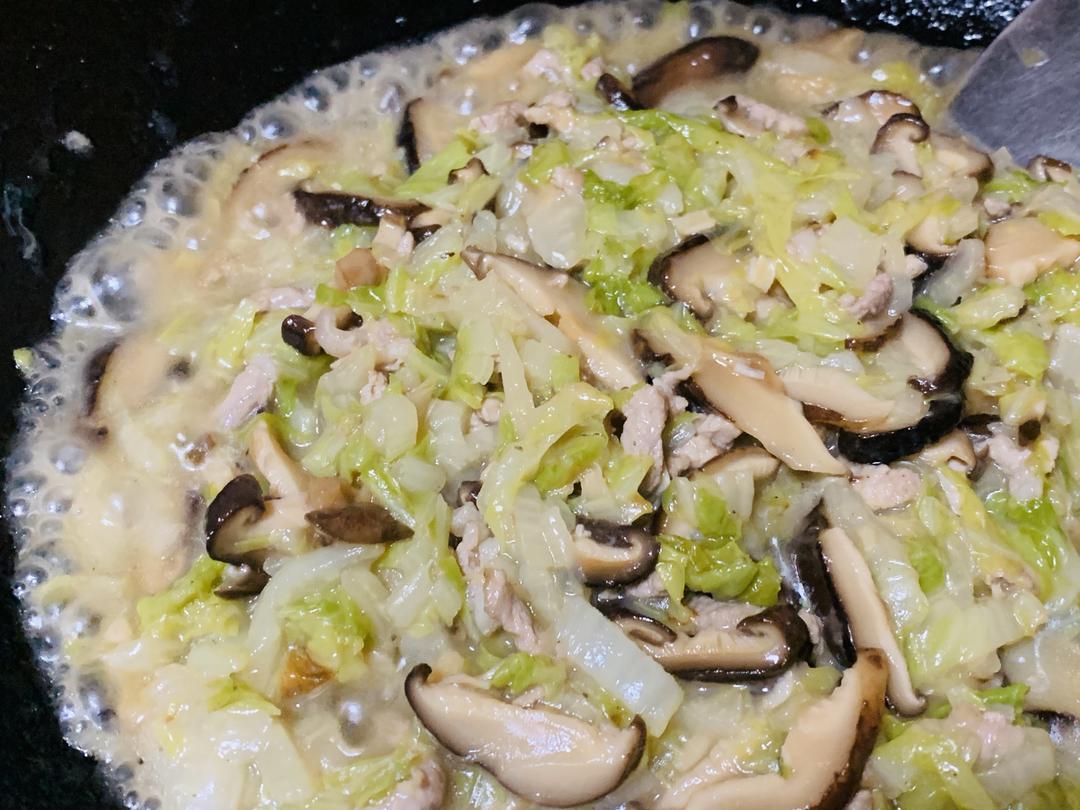 又脆又鲜的春卷～瑶柱大白菜香菇肉丝馅儿