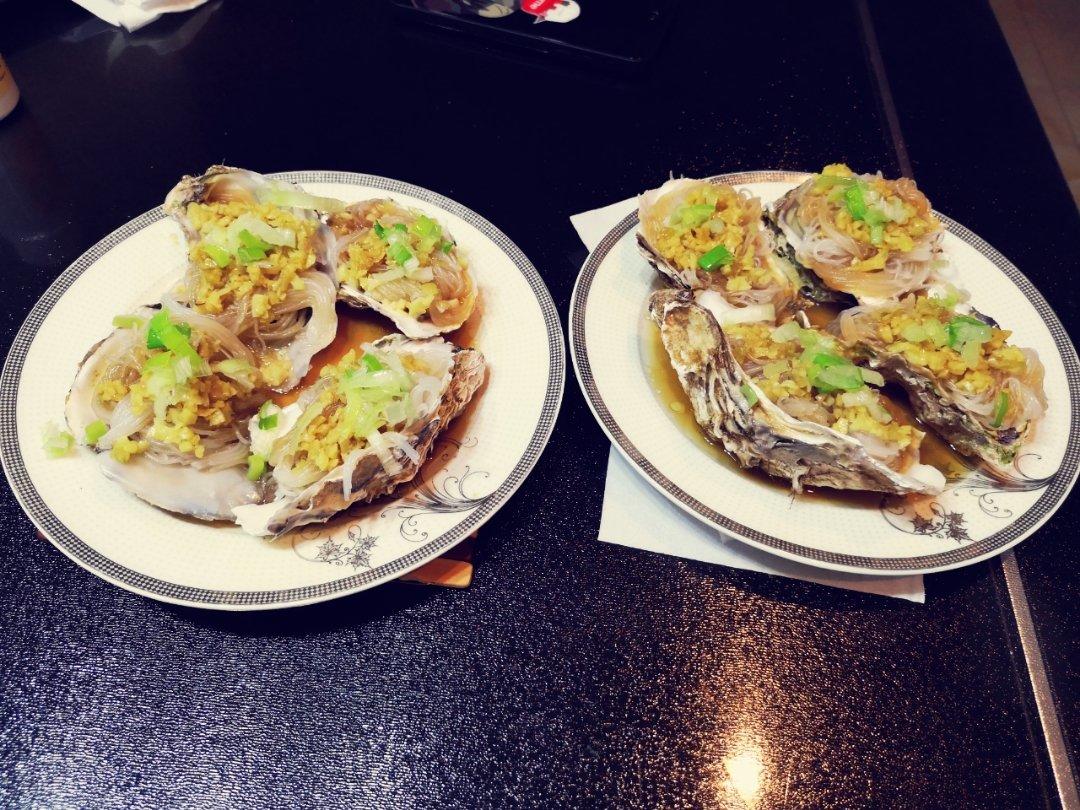 蒜蓉粉丝蒸生蚝