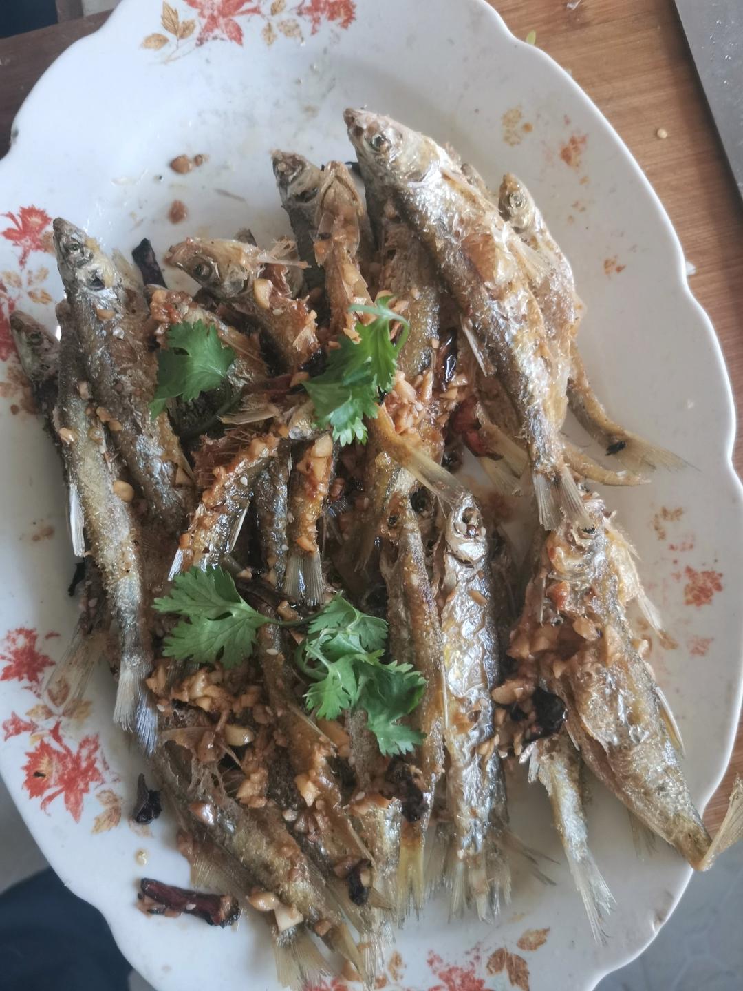 酥炸小白鱼