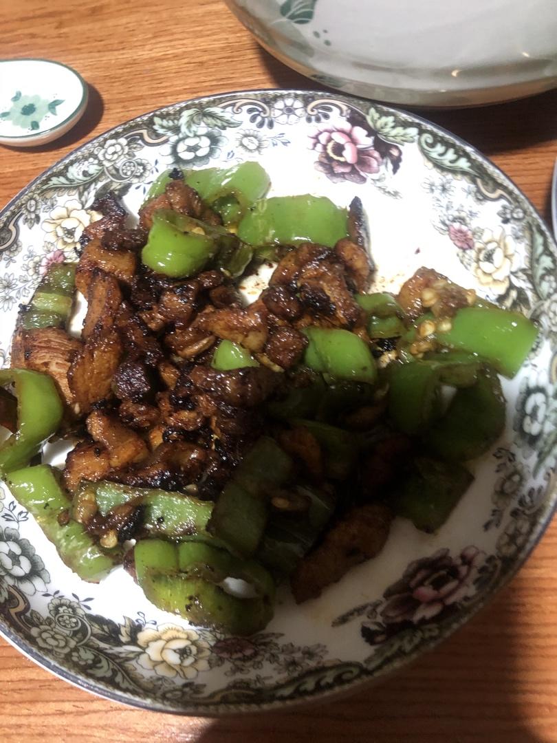 家庭版小炒肉，青椒五花肉，肥而不腻下饭菜，鲜辣香