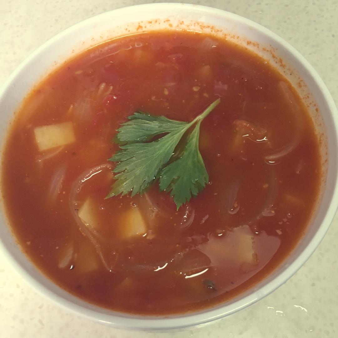 留学小白必备：能让人多吃一碗饭的『番茄土豆洋葱浓汤』～