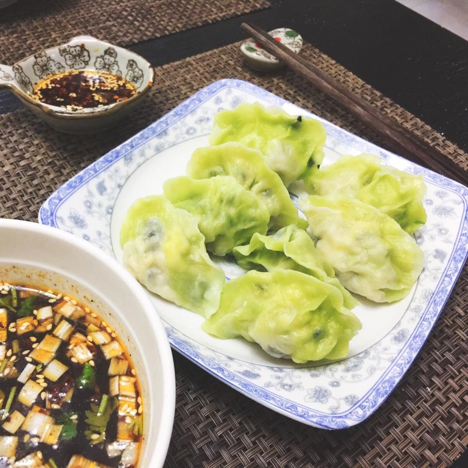 翡翠白玉白菜饺子详细版（附翡翠白玉白菜饺子包法，翡翠白玉饺子皮两种制法，面包机和面，翡翠白玉烧卖，各种馅料搭配）