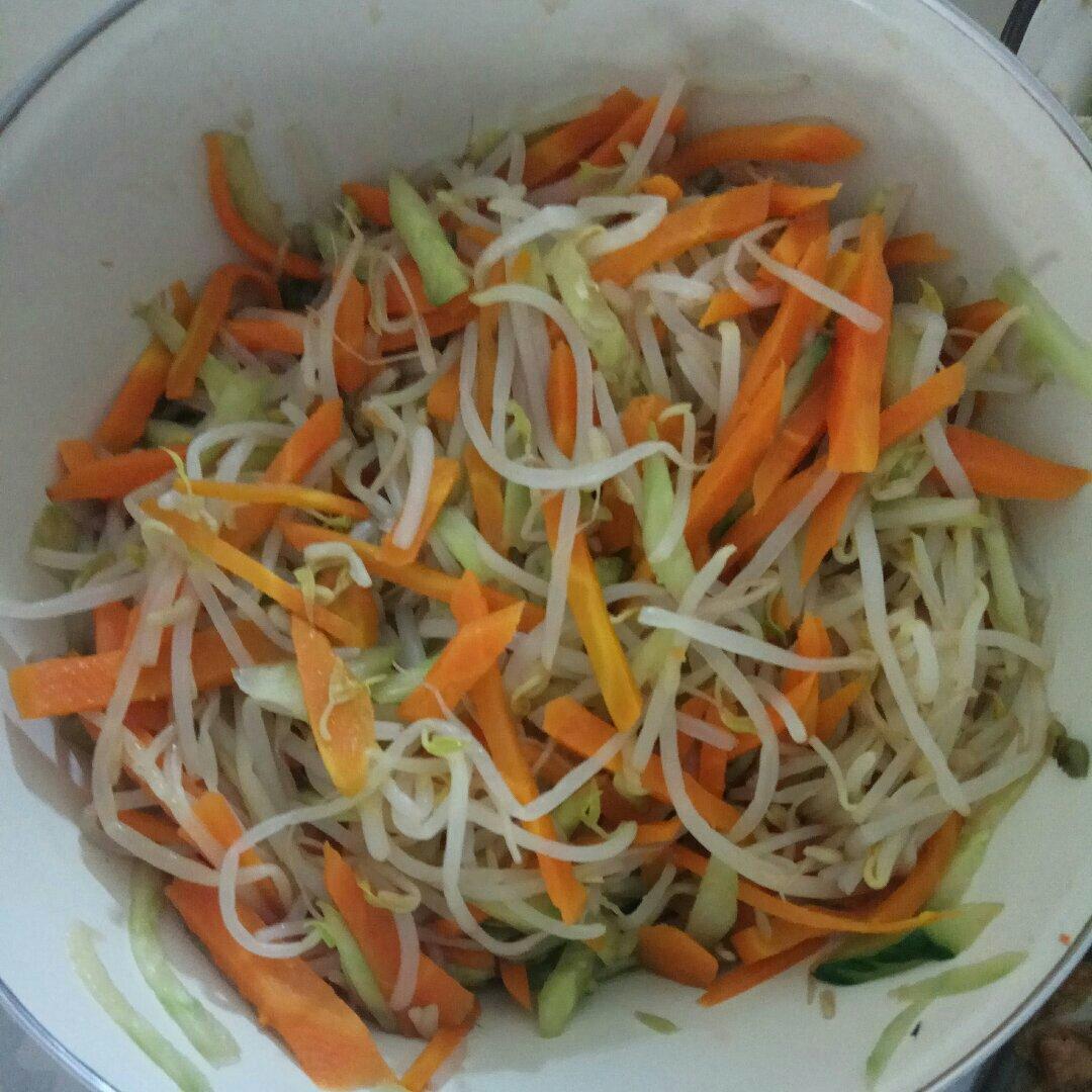凉拌豆芽黄瓜菜