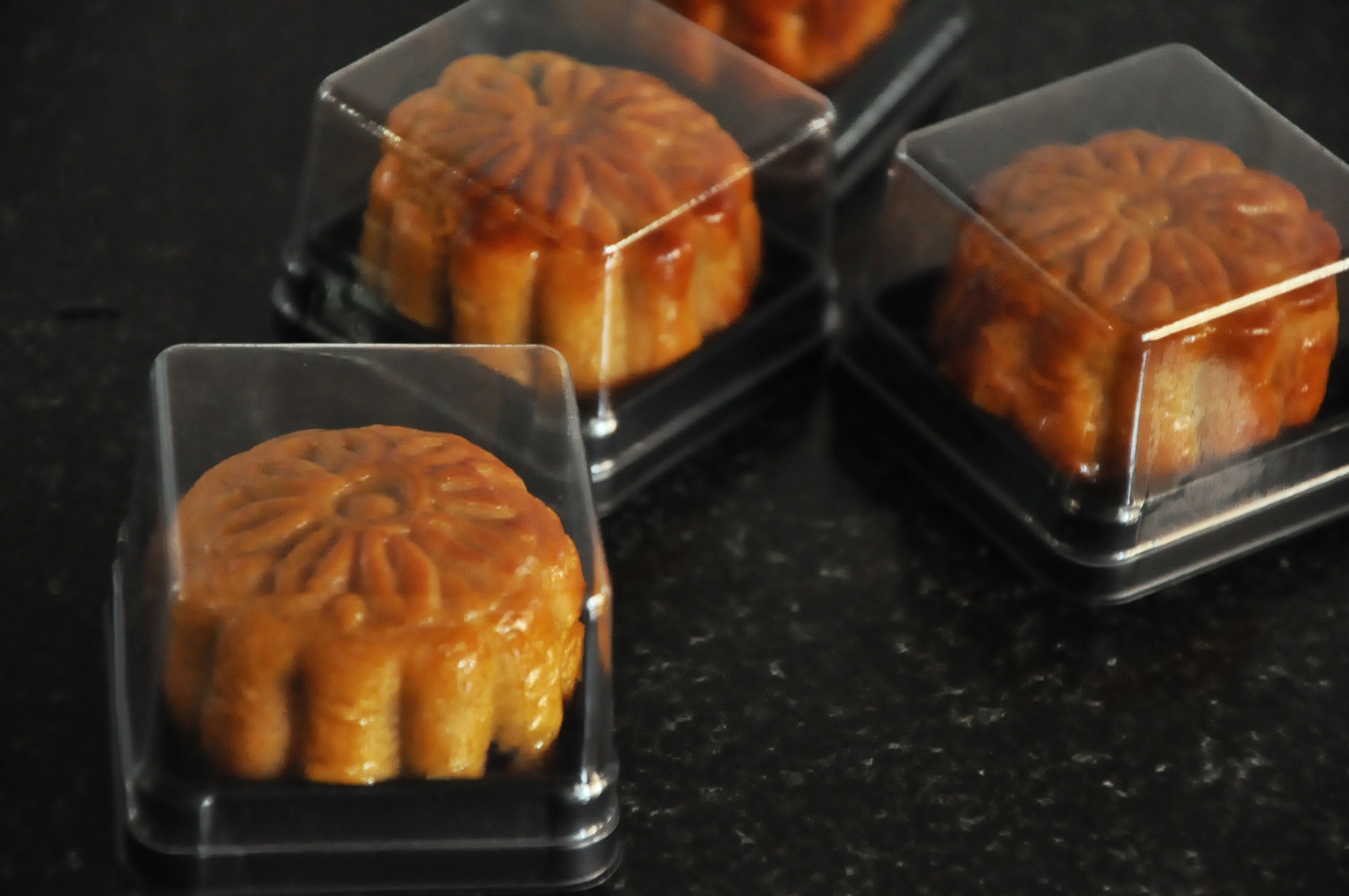 广式月饼——蛋黄莲蓉月饼