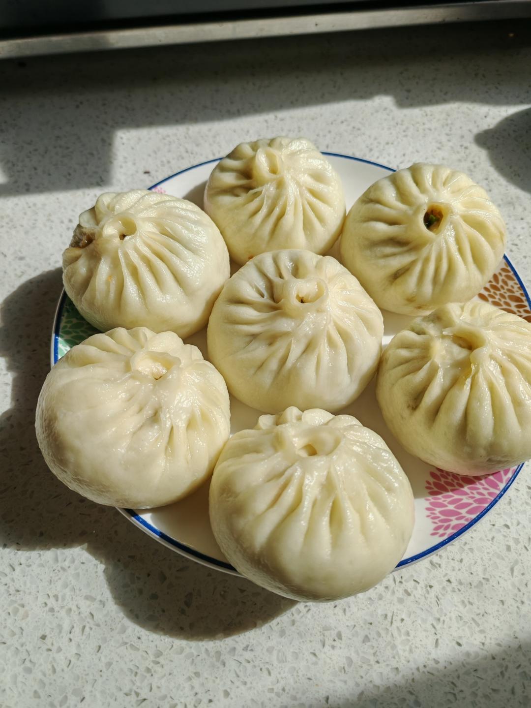 韭菜木耳鸡蛋包子