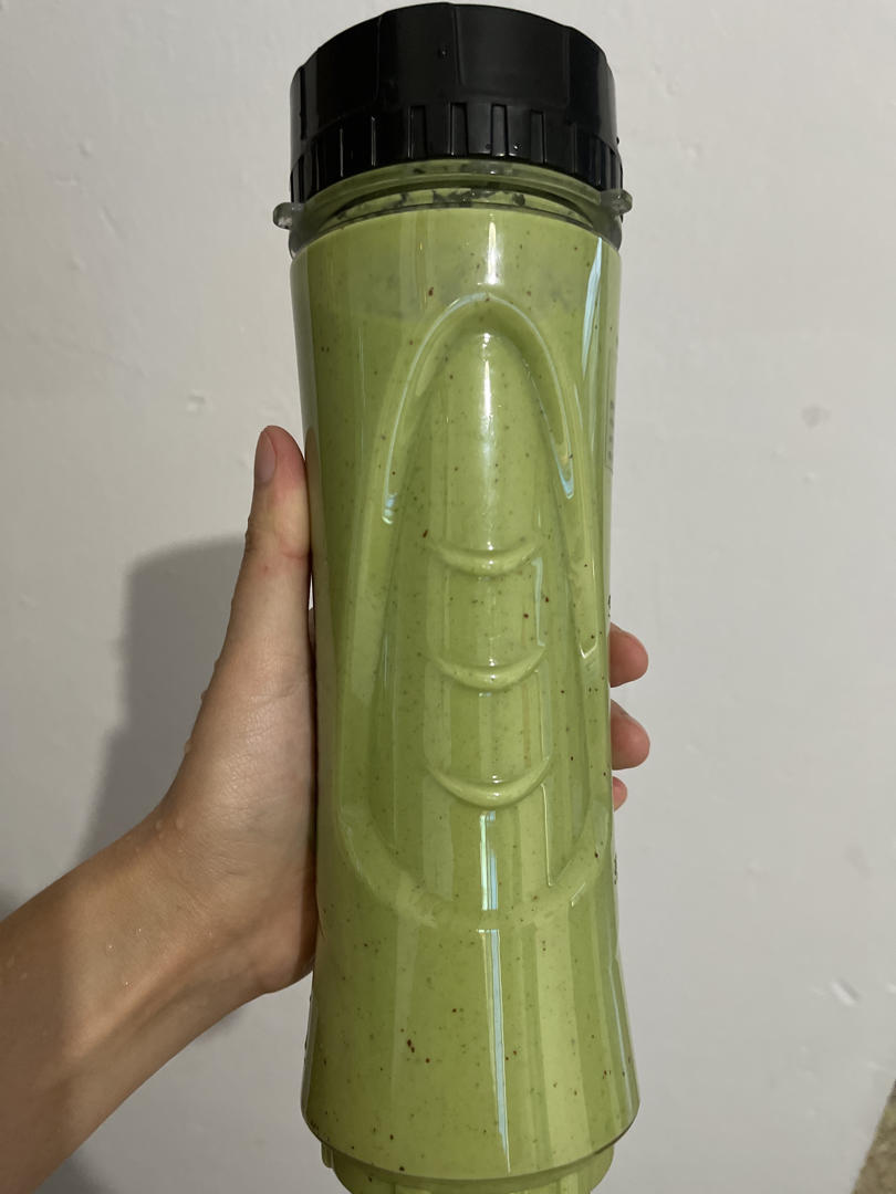 羽衣甘蓝牛油果汁