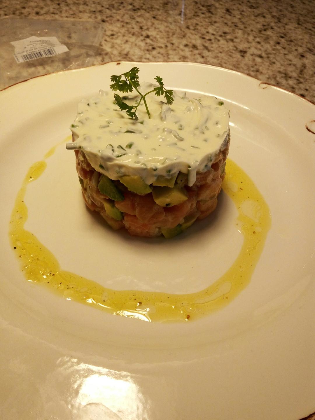 三文鱼塔（taretare au saumon）