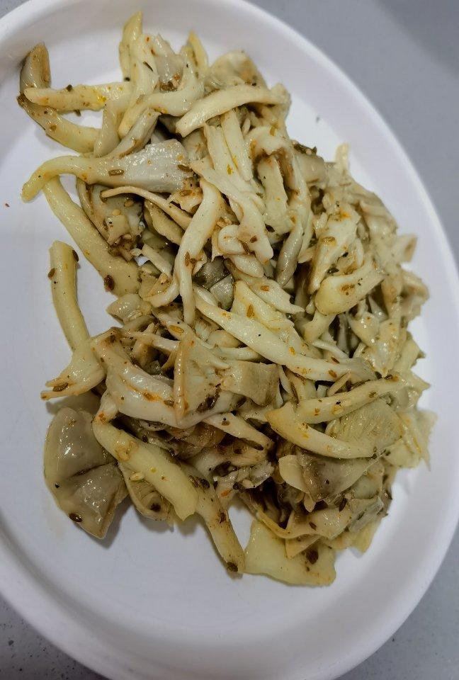 干煸平菇（有肉的味道）