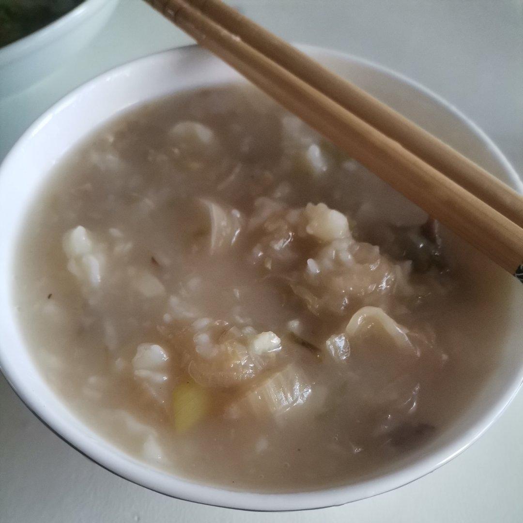 酸菜肉丝细粉疙瘩汤