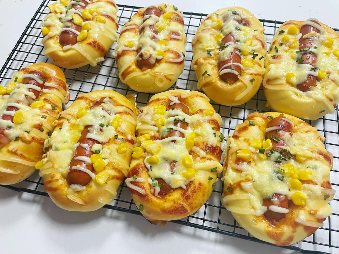 一个面团撑起一家店的台式面包—香肠面包