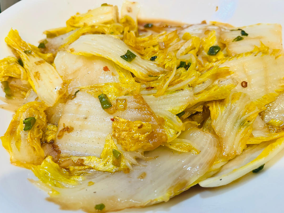 厨师长教你：“炝炒大白菜”的家常做法，糊辣咸鲜，回味略带酸甜