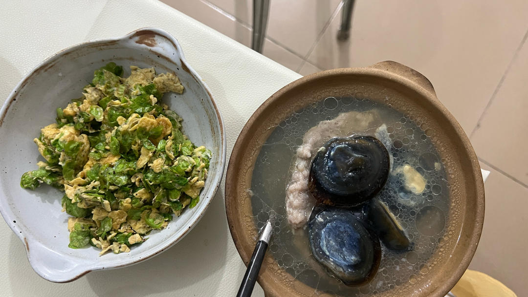 榆钱炒鸡蛋/榆钱摊鸡蛋