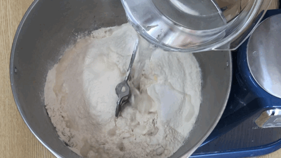 纯奶手撕吐司的做法 步骤1