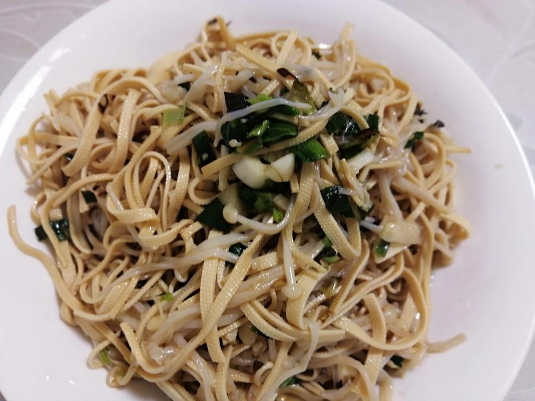 金针菇拌豆腐丝