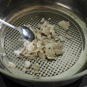 清江鱼焖锅的做法 步骤2