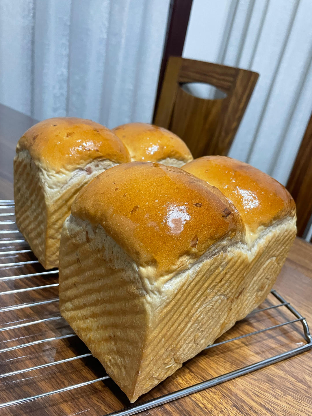 色与香同赋的玫瑰吐司