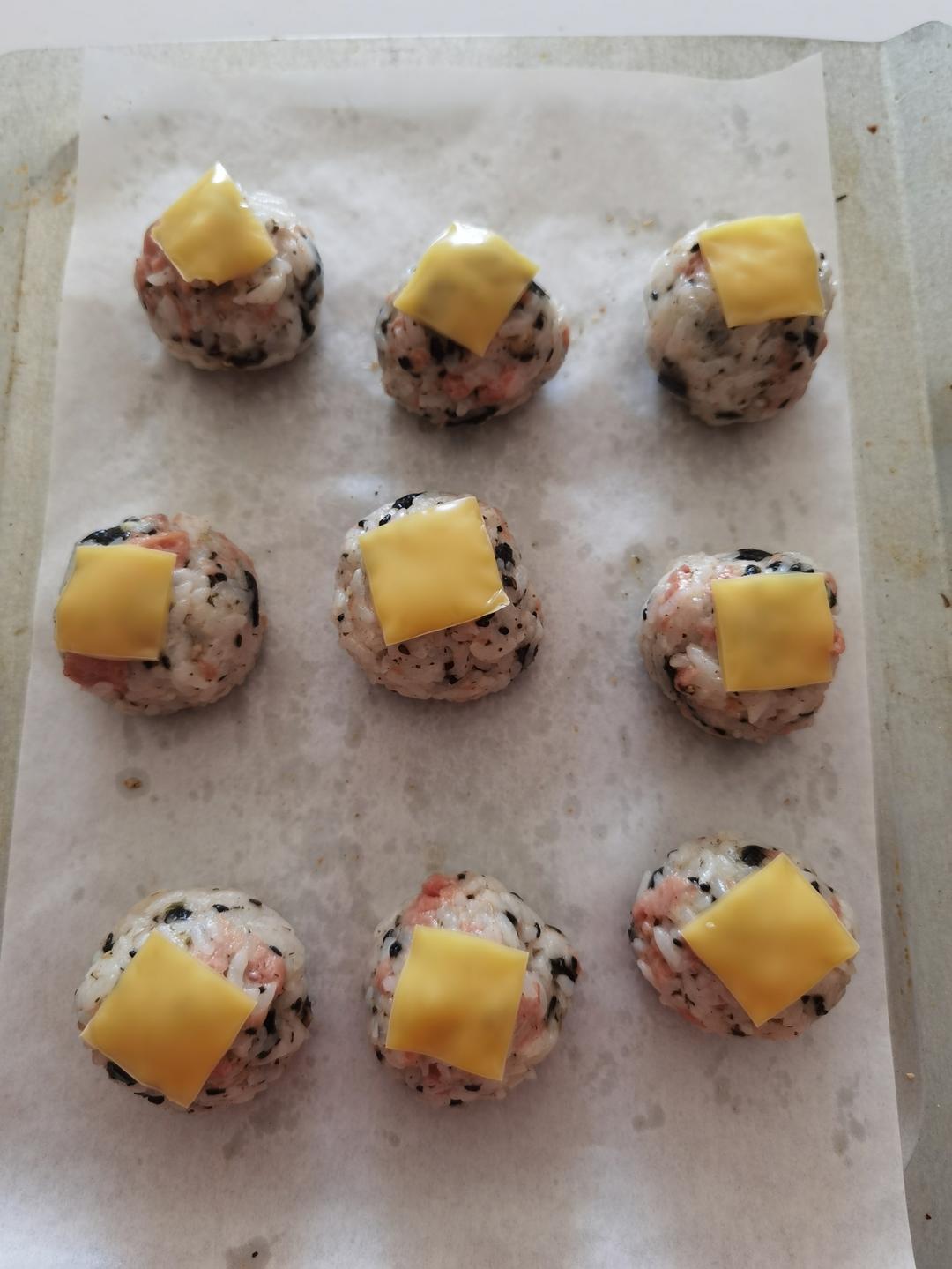 一口爆浆的芝士饭团也太香了吧