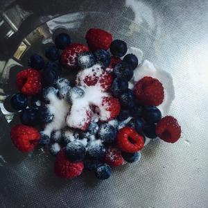 【my little nordic kitchen】天然酵种森林莓果面包卷的做法 步骤2