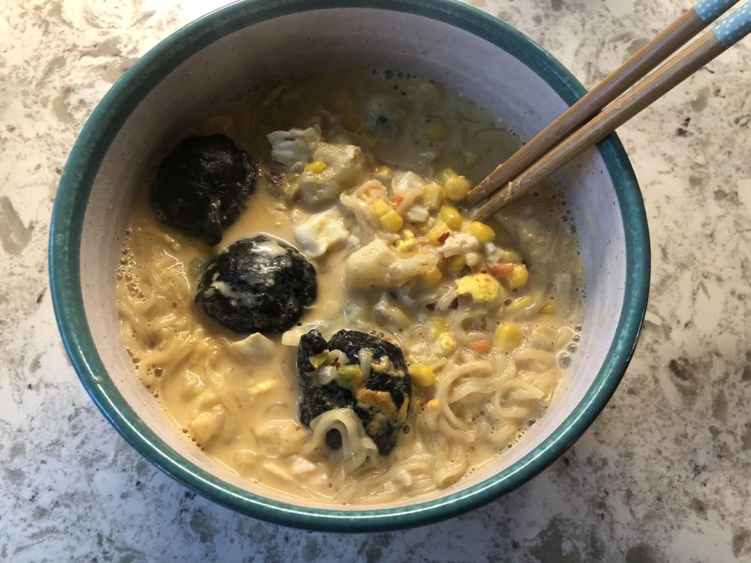 牛奶辛拉面（汤头浓郁，非常好吃）