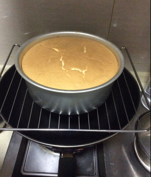 烤箱做蛋糕（戚风蛋糕的做法）