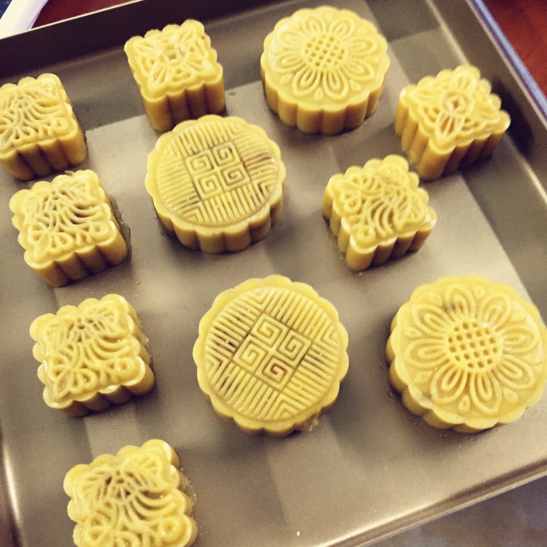 广式月饼——蛋黄莲蓉月饼