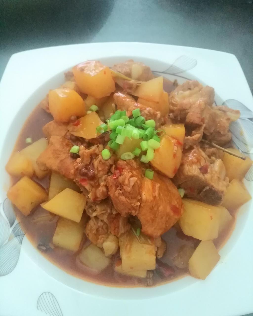 土豆炖排骨