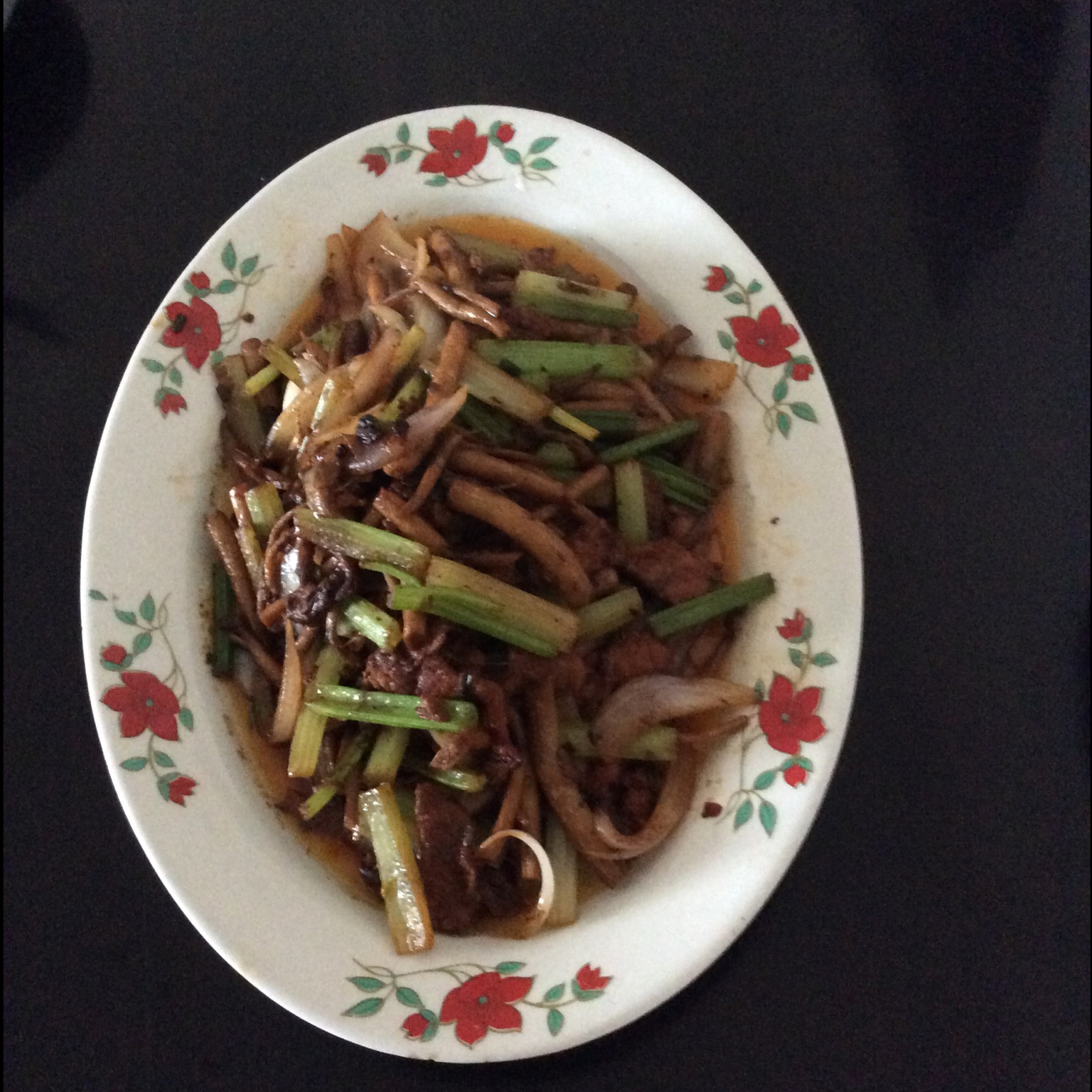 牛肉丝炒茶树菇