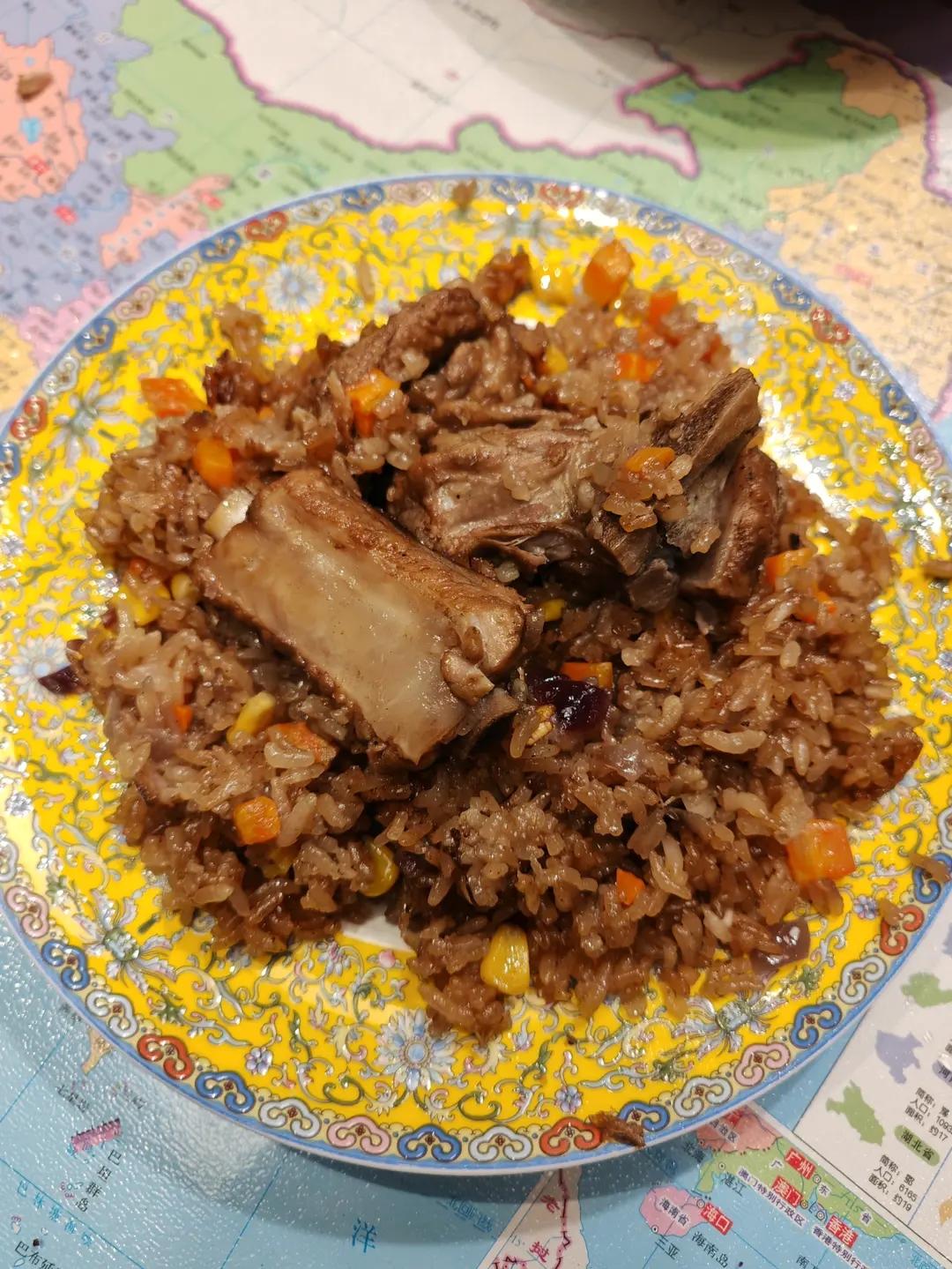 【排骨焖饭】