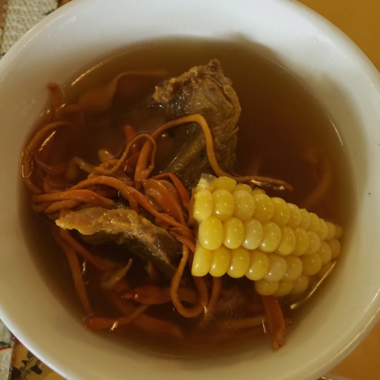 虫草玉米龙骨汤