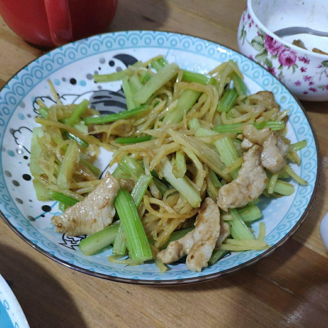 土豆丝炒芹菜
