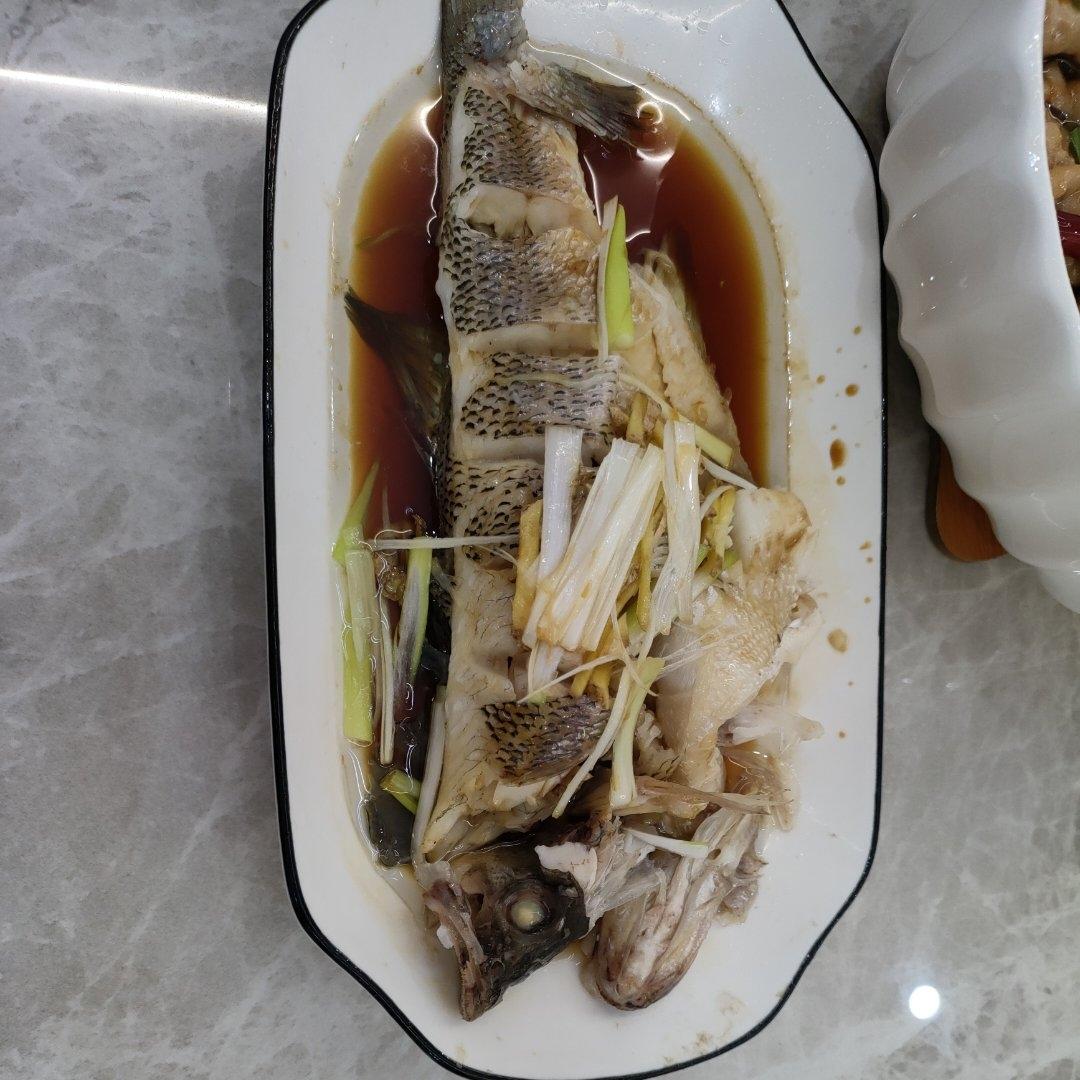 清蒸鲈鱼